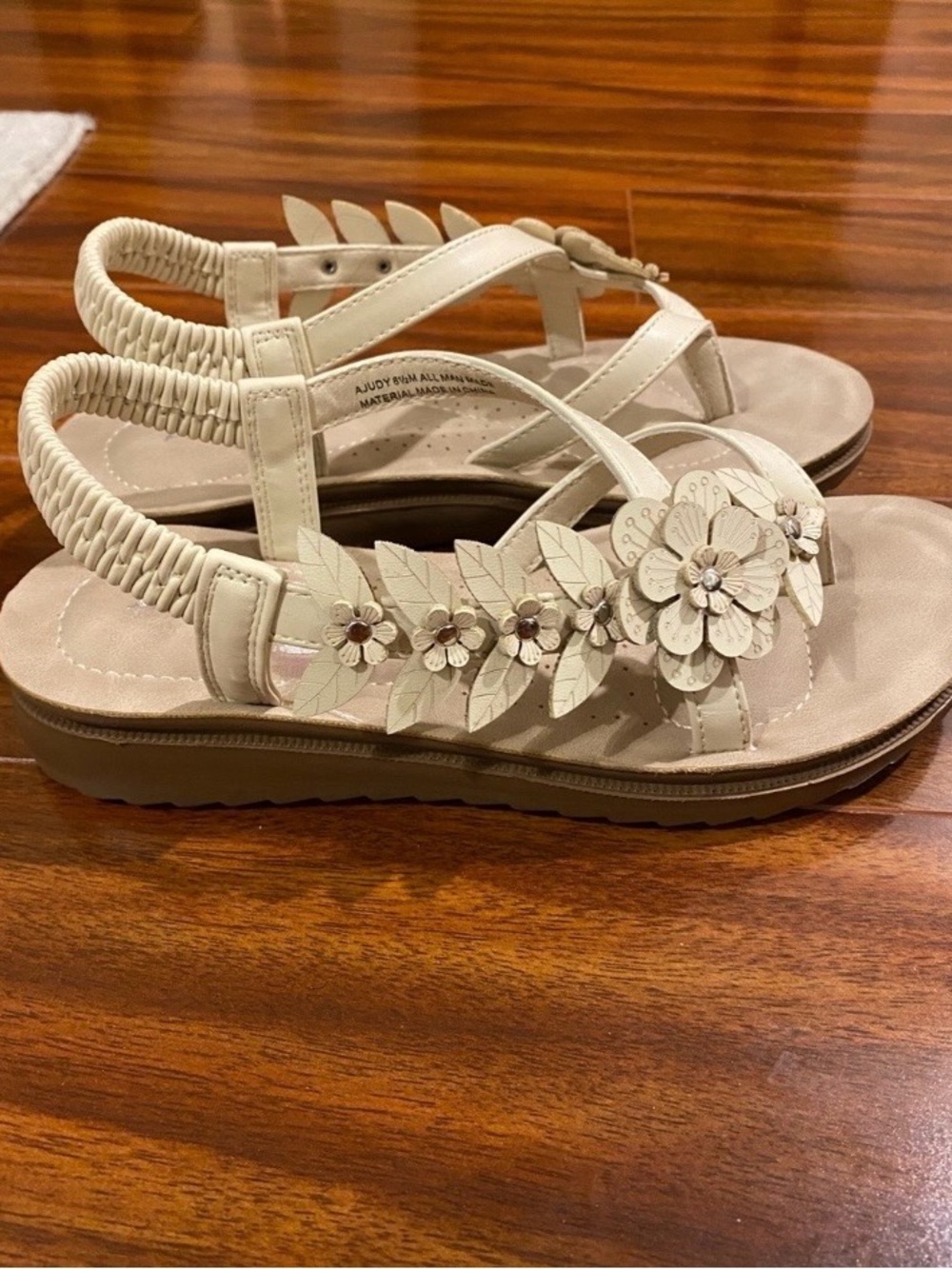 Andiamo Women’s Cream Floral Slingback Cushion Sandals